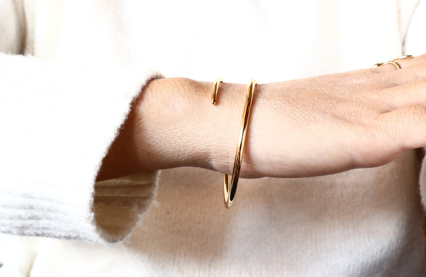 SINGLE DAINTY SNAKE BRACELET