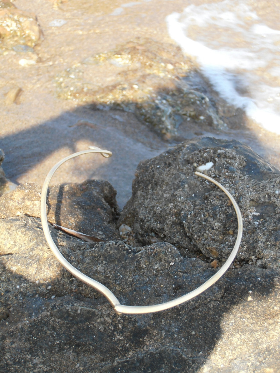 SINGLE "HEART" LINE NECKLACE