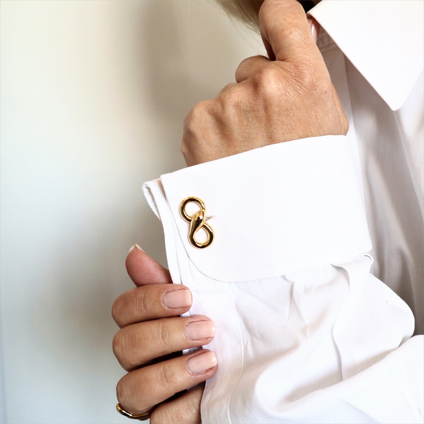 INFINITE SNAKE CUFFLINKS