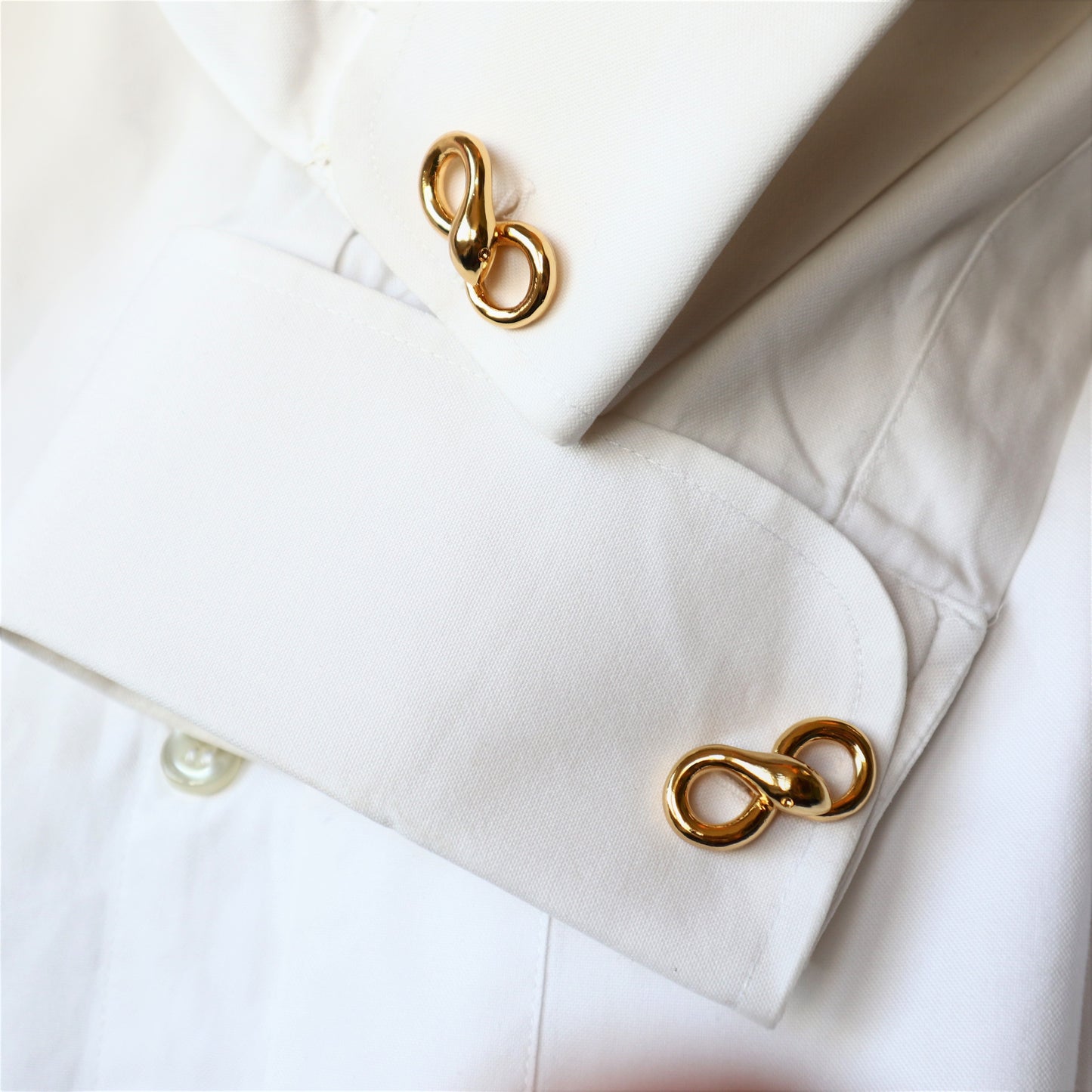 INFINITE SNAKE CUFFLINKS