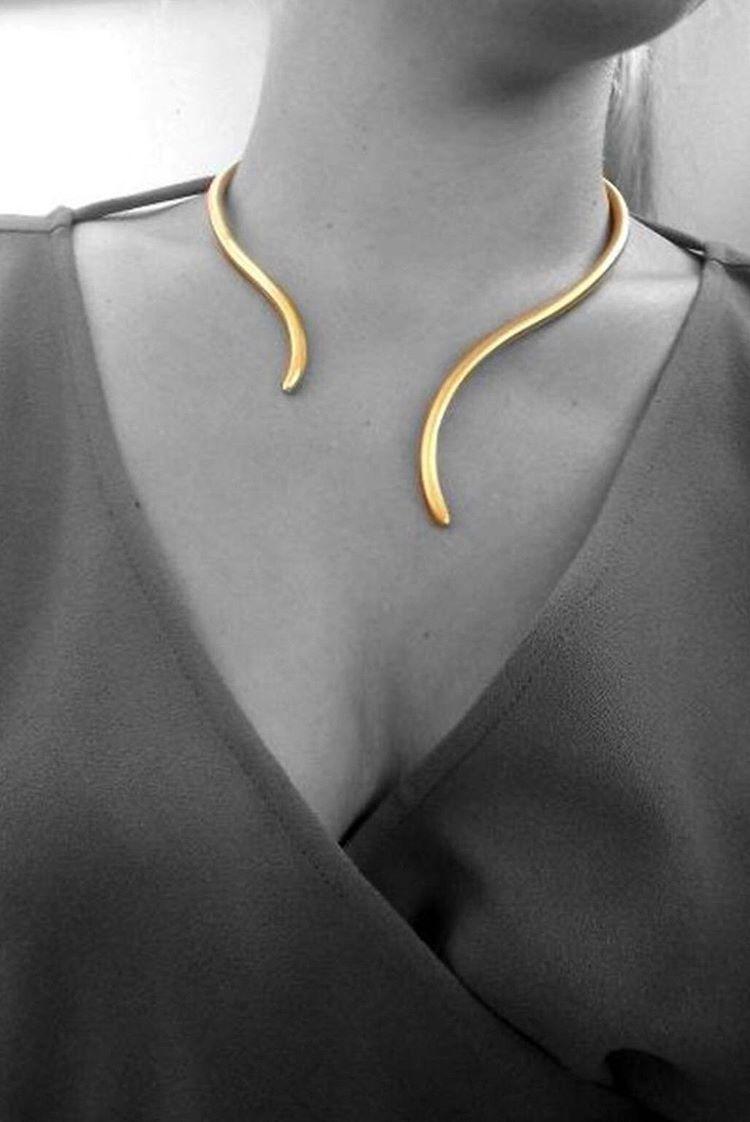 CLASSIC HORNS NECKLACE