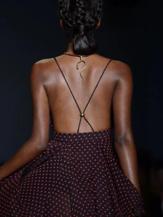 BACK SNAKE NECKLACE